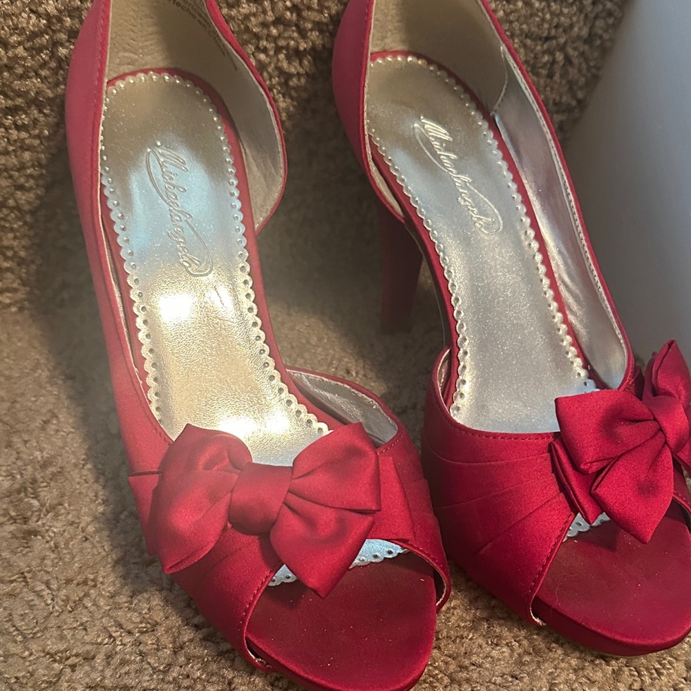 Elegant Red Peep-Toe Heels with Bow
